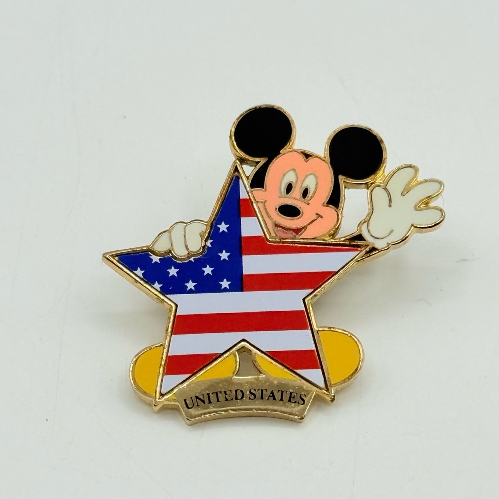 Patriotic USA Disney Mickey Mouse United States Flag Star Enamel Pin Gold Tone